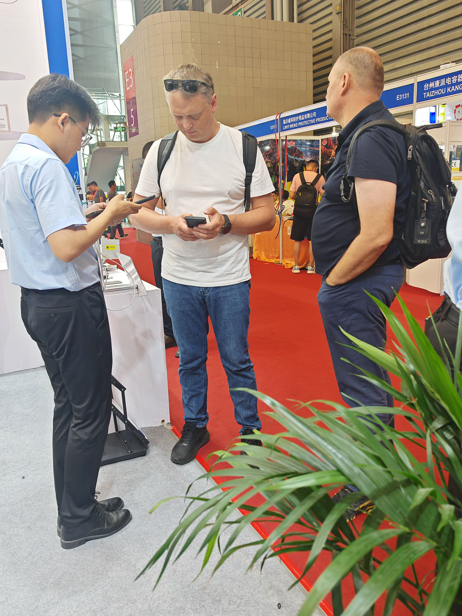 創(chuàng)想智控亮相第28屆北京·埃森焊接展，免示教與零前置焊縫跟蹤技術(shù)引爆現(xiàn)場關(guān)注